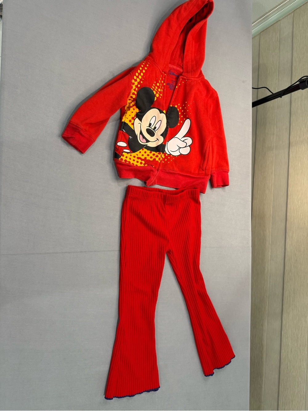 Disney Minnie Mouse Girls Red Zip Hooded Fleece Hoodie & Pants Set 3T